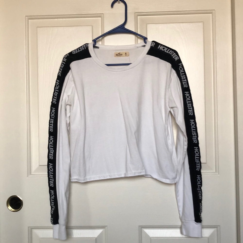 Hollister White Cropped Long Sleeve, Size Medium